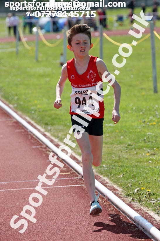 Boys under-13s 800 metres, 2019 North Eastern Track and Field Champs., Middlesbrough. Photo:  David T. Hewitson/Sports for All Pics
